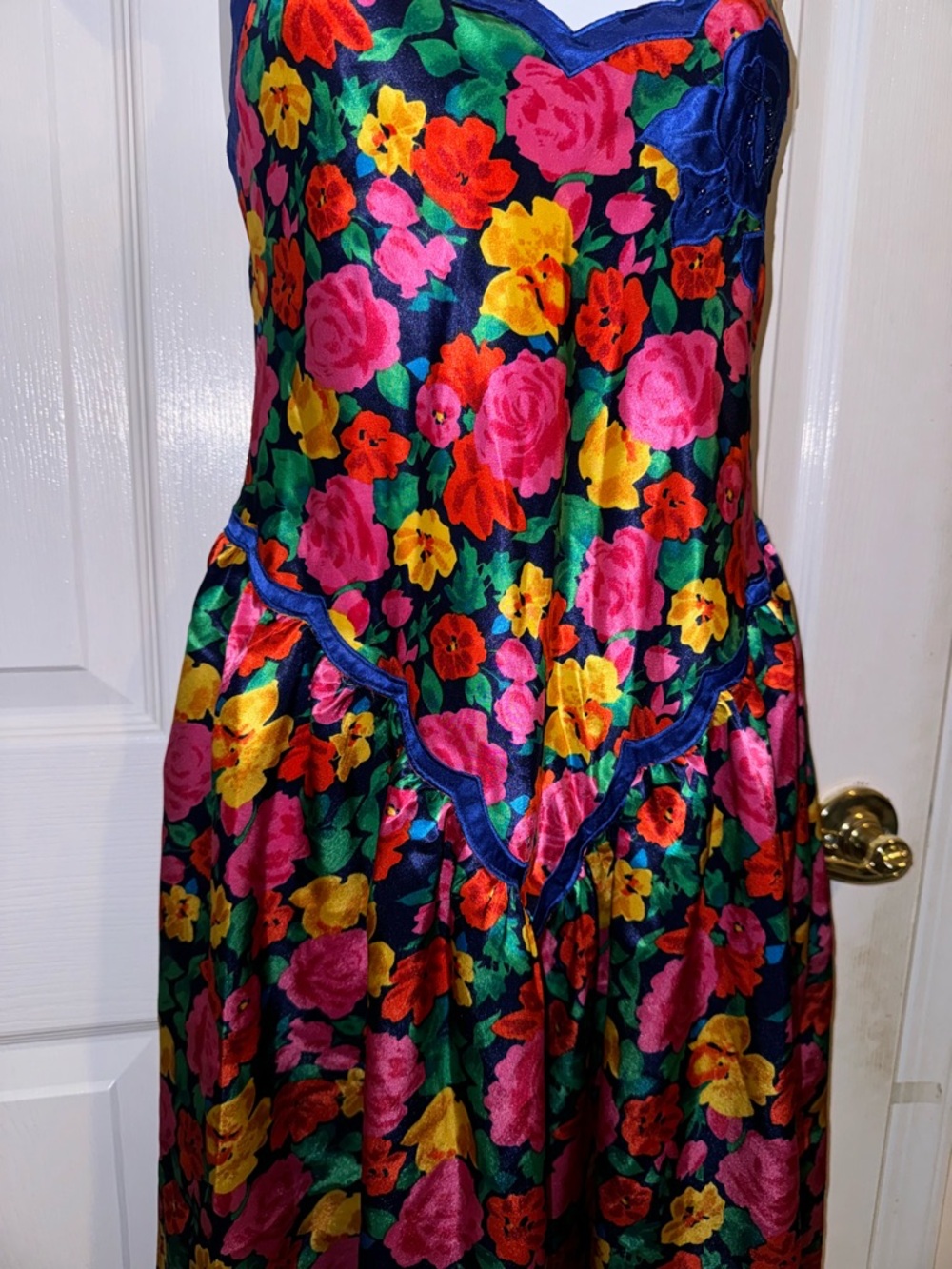 Vintage 90s Victoria Secret floral midi slip dress - Picture 3 of 6